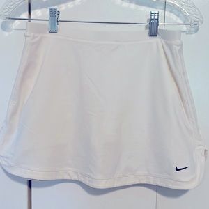 White golf/tennis skirt